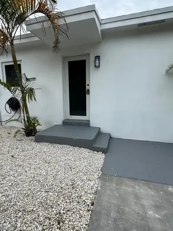 15615 NE 5th Court Miami FL 33162