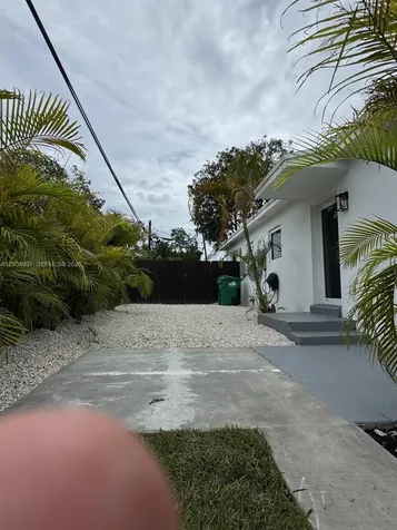 15615 NE 5th Court Miami FL 33162