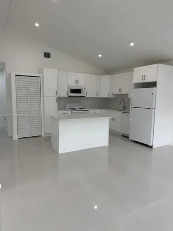 15615 NE 5th Court Miami FL 33162