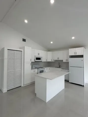 15615 NE 5th Court Miami FL 33162