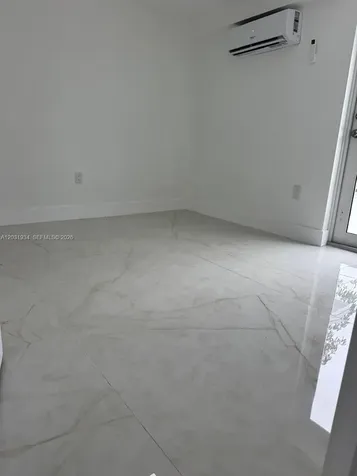 15615 NE 5th Court Miami FL 33162