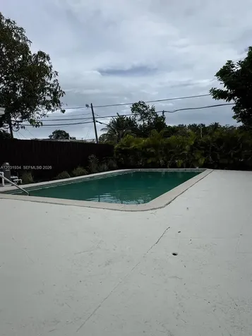15615 NE 5th Court Miami FL 33162