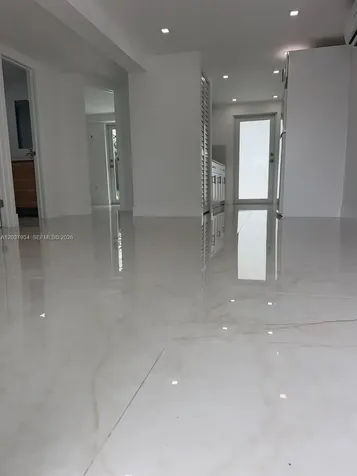 15615 NE 5th Court Miami FL 33162