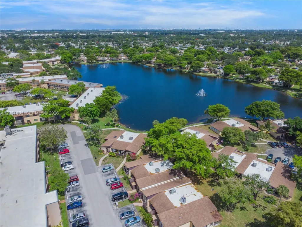 322 Briarwood Circle Hollywood FL 33024