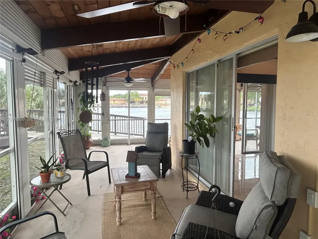 322 Briarwood Circle Hollywood FL 33024