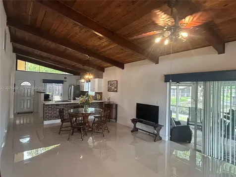 322 Briarwood Circle Hollywood FL 33024