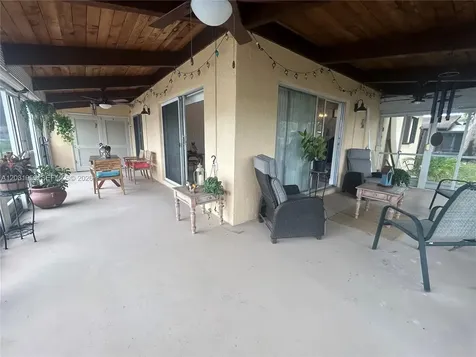 322 Briarwood Circle Hollywood FL 33024