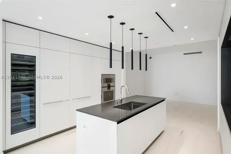 300 Biscayne Blvd Way Miami FL 33131