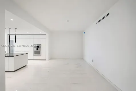 300 Biscayne Blvd Way Miami FL 33131