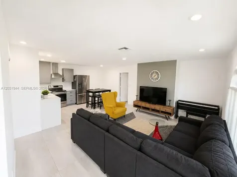 800 NE 2nd Court Hallandale Beach FL 33009