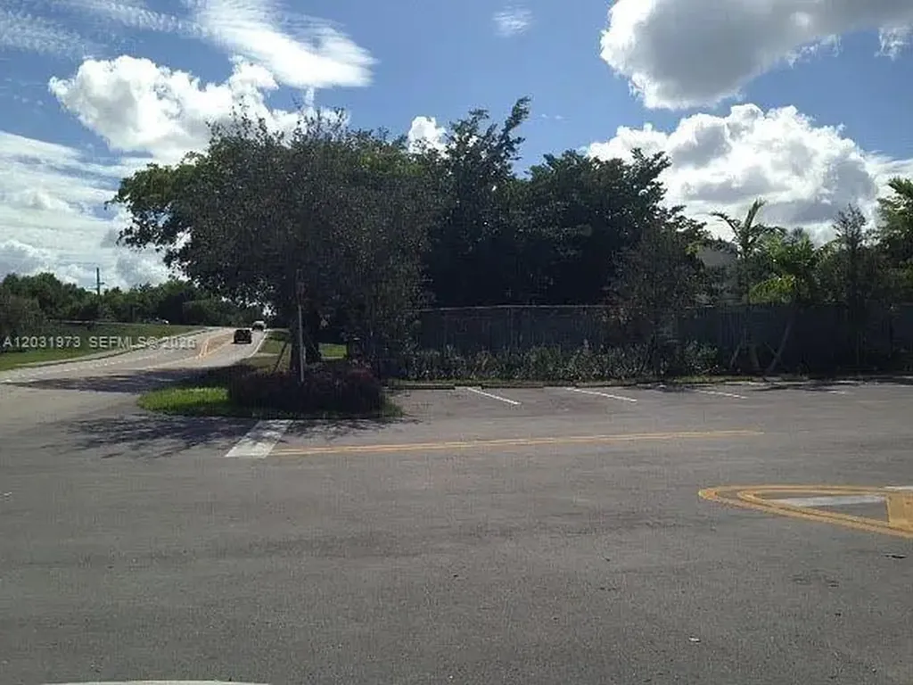 160 SW Avenue Weston FL 33326