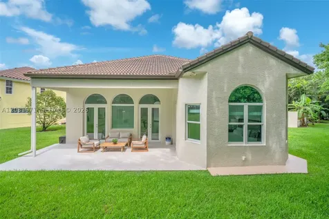2163 Bay Court Weston FL 33326