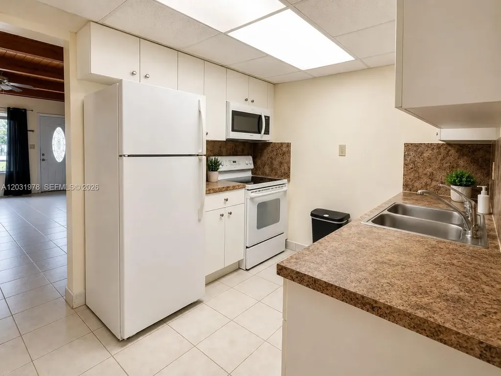 3719 Riverside Drive Coral Springs FL 33065