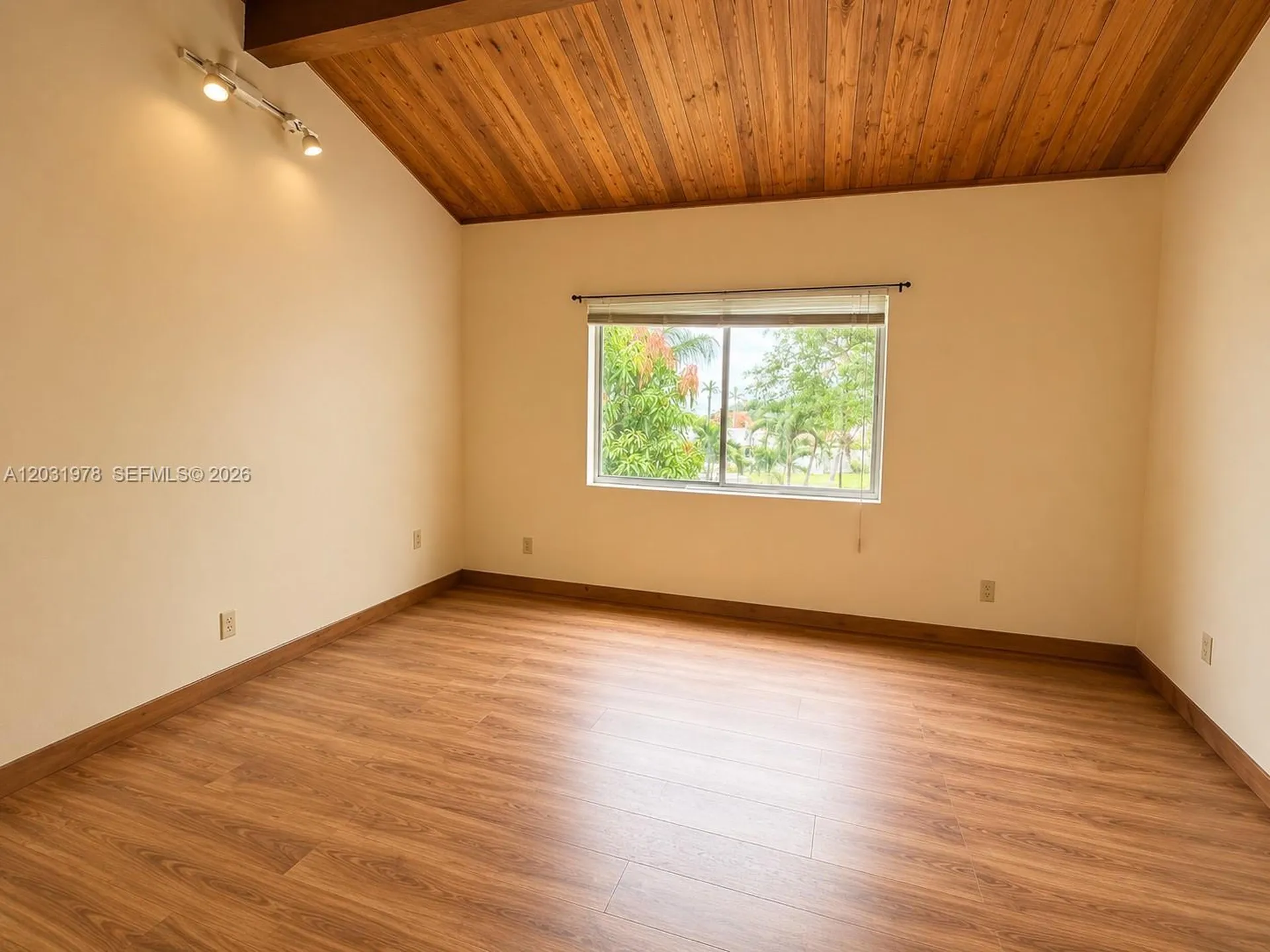 3719 Riverside Drive Coral Springs FL 33065