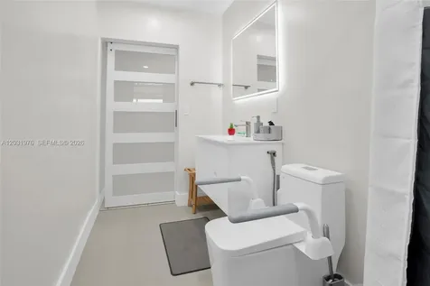 855 W 70th Place Hialeah FL 33014