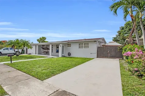 855 W 70th Place Hialeah FL 33014