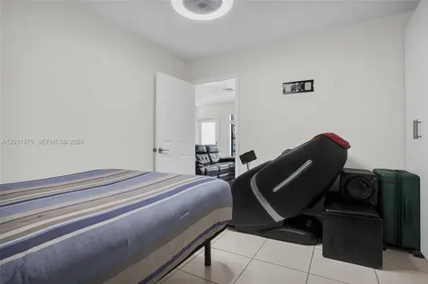 855 W 70th Place Hialeah FL 33014