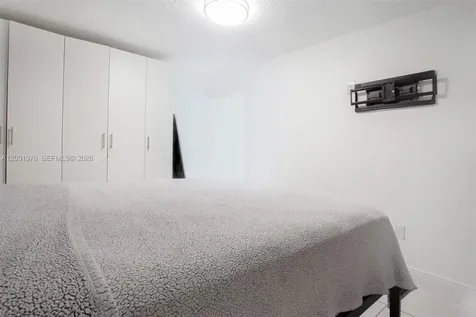 855 W 70th Place Hialeah FL 33014
