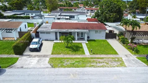 855 W 70th Place Hialeah FL 33014
