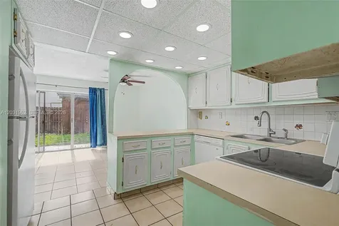3764 SW 60th Terrace Davie FL 33314