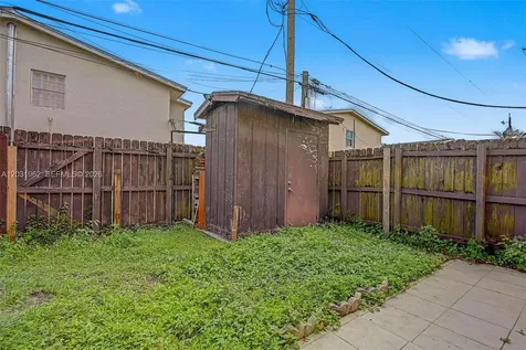 3764 SW 60th Terrace Davie FL 33314