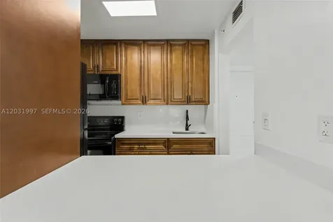 445 SW 11th Street Miami FL 33130