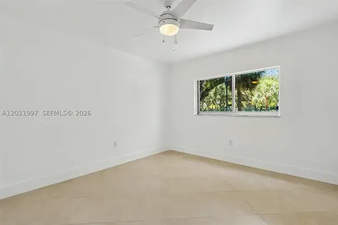 445 SW 11th Street Miami FL 33130