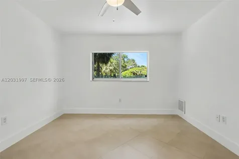 445 SW 11th Street Miami FL 33130