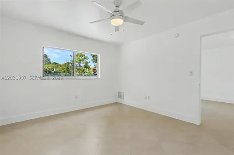 445 SW 11th Street Miami FL 33130