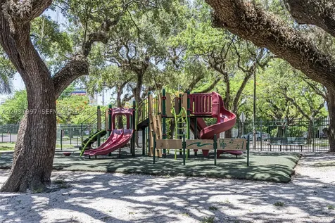 445 SW 11th Street Miami FL 33130