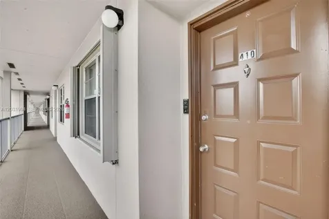 1200 SW 125th Avenue Pembroke Pines FL 33027