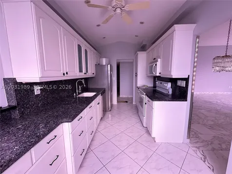 18051 Biscayne Boulevard Aventura FL 33160