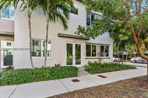 6680 NW 102nd Path Doral FL 33178