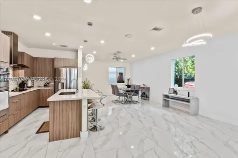 6680 NW 102nd Path Doral FL 33178