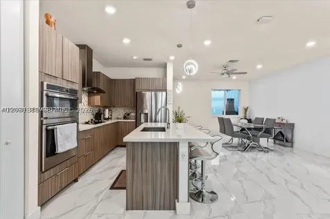 6680 NW 102nd Path Doral FL 33178