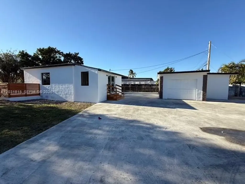 1800 SW 75th Ave Road Miami FL 33155