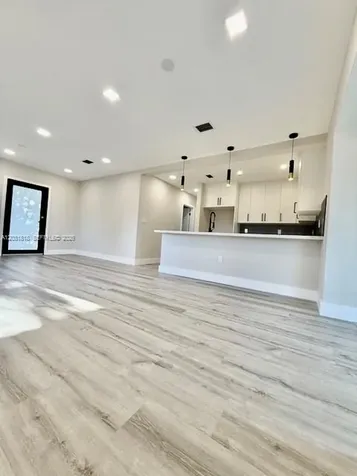 1800 SW 75th Ave Road Miami FL 33155