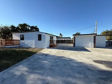 1800 SW 75th Ave Road Miami FL 33155