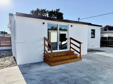 1800 SW 75th Ave Road Miami FL 33155