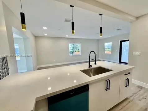 1800 SW 75th Ave Road Miami FL 33155