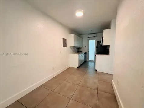 75 Washington Avenue Miami Beach FL 33139