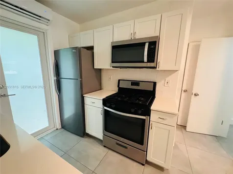 75 Washington Avenue Miami Beach FL 33139