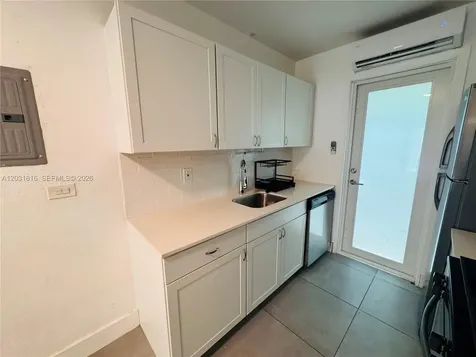 75 Washington Avenue Miami Beach FL 33139