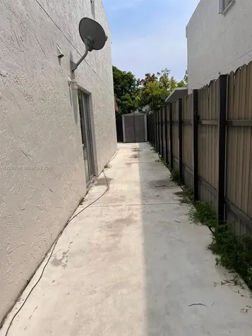 1074 W 38th Street Hialeah FL 33012