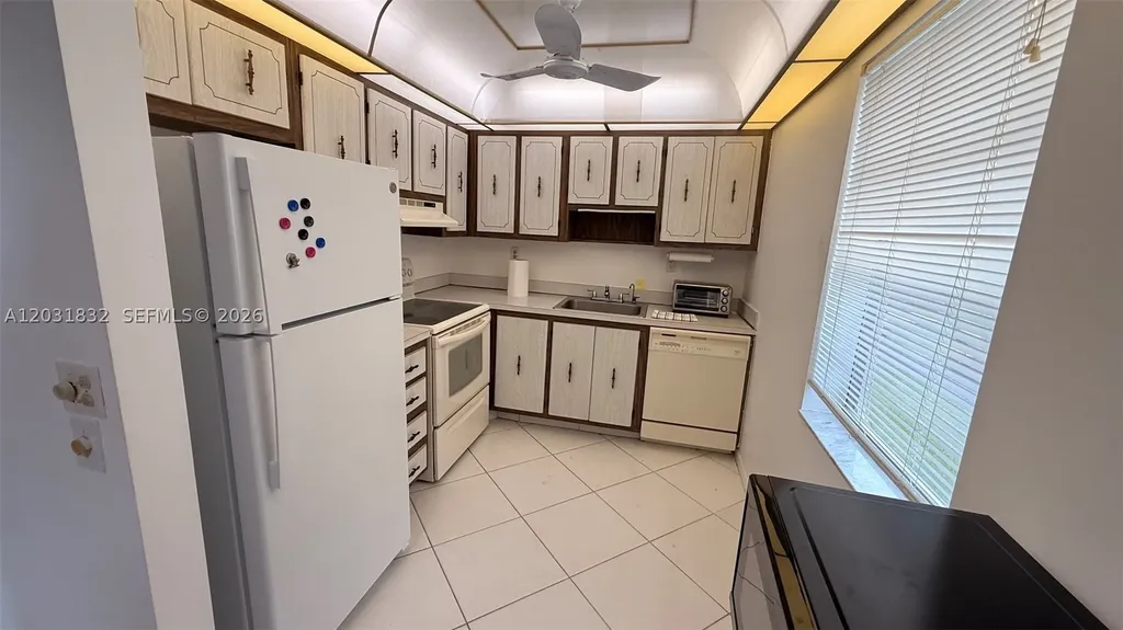 322 Piedmont G Delray Beach FL 33484