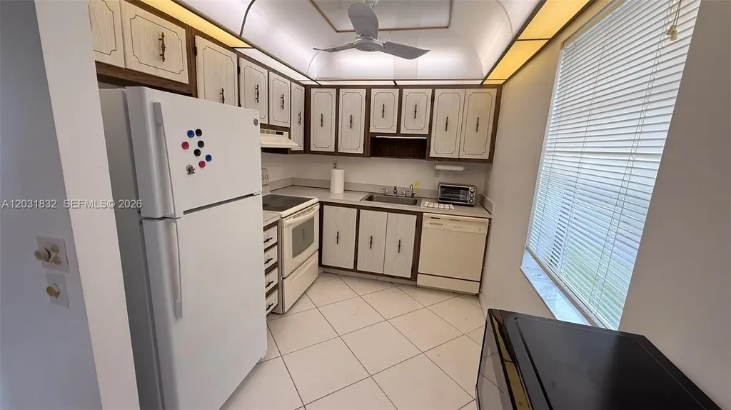322 Piedmont G Delray Beach FL 33484