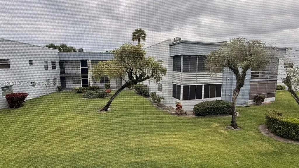 322 Piedmont G Delray Beach FL 33484
