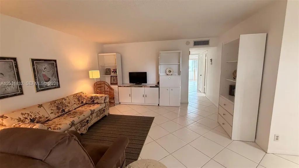 322 Piedmont G Delray Beach FL 33484