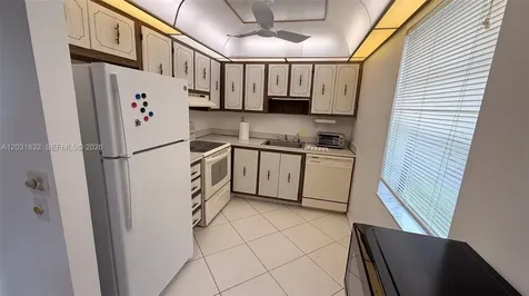 322 Piedmont G Delray Beach FL 33484