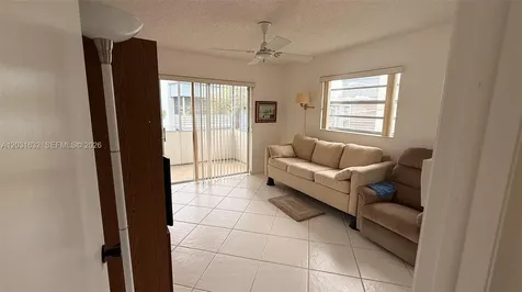 322 Piedmont G Delray Beach FL 33484